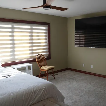 Quiet 3 BDR Home- private sauna & skyline view- close to downtown & Mayo Clinic