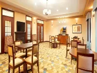 Pike Inn le Roy - Bloomington Southeast Area Hotels in McLean County