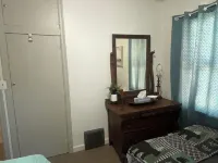 Quaint cottage in town