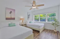 Incredible 3-Bedroom Home with Hot Tub! - 4-Sterne
