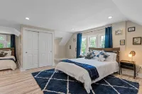 5bd Movie Theater - 7mins to UND - Backyard BBQ - 4-Star
