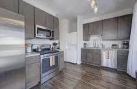 Cozy 2 Bedroom Downtown Milwaukee Apartment