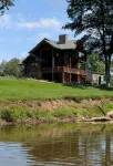 The Holston River Lodge: Luxury Riverfront, Hot Tub, Fishing, Views & Wineries - Wifi