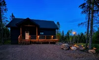 Forest Bathing. Lake Superior Views. Charming 1 bedroom apartment/suite.