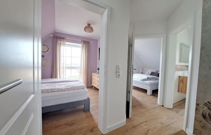 Geräumige Ferienwohnung mit 2 Schlafzimmern, 2 Bädern und Garten