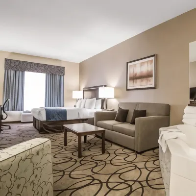 Comfort Suites Airport Отели рядом с достопримечательностью «Здание Капитолия штата Юта»