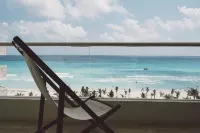 Hotel NYX Cancun - Merinäköala