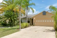 Private Pool - Bright Spacious Home Business or Family, 25 Min to Beach - Wifi