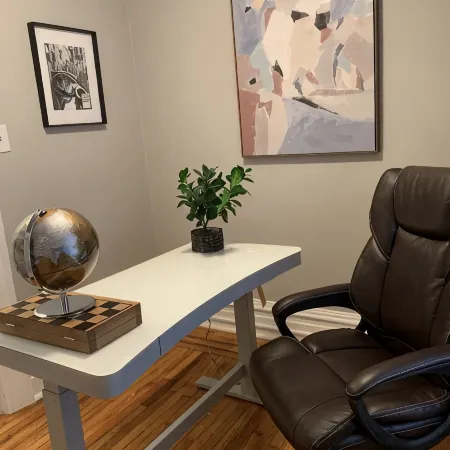 Continental travelers suite!! Spacious apartment, 5 minutes from Dorney Park !!