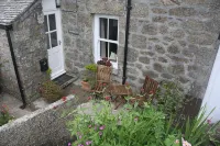 Compact traditional cottage - Coastal Village of Treen - 2-Star