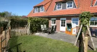 Komf. Apartment, 5 pers., 3 bedrooms, 2 bathrooms, near Sankt Peter-O. , right on the dike - Homestays