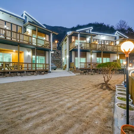 Gurye Seomjingangnaru Pension