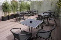 Outlet Hotel