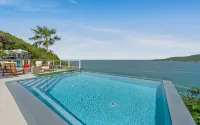 Gorgeous 5-BDRM Villa Maxine- Located on Famous Peterborg- Pool- Oceanside - Pool