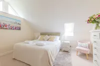 Beautiful, Romantic  Cottage in Rural Setting with Country Club Membership. - Wi-Fi