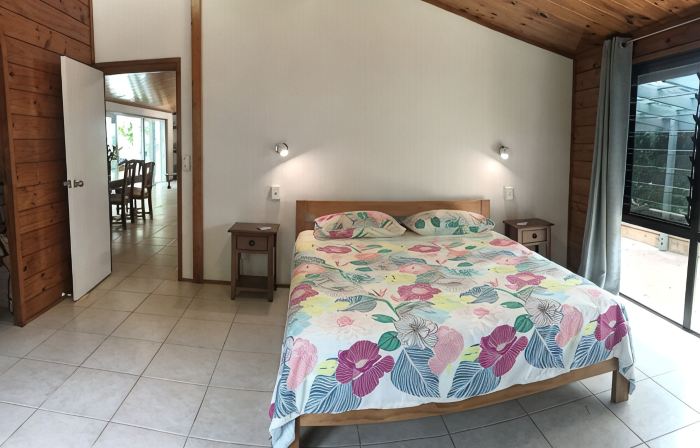 Vast family home, tranquil hillside location with Pacific views
