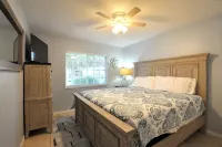 Orlando BeachHouse ❤️ Expanded pool deck & HotTub Recent renos, close to Disney! - 3성급