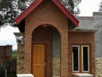 อัลลอยนา คันทรีคอทเทจ โรงแรมในเบราสตากี