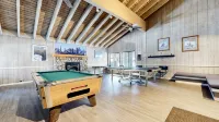 Deluxe remodeled 2 Bedrooms, Loft, 3 Bathrooms Condo close to Eagle - 3 stjerner
