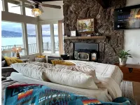 Entire Lake Front home on Beautiful Clearlake with Private Dock! See Pics! - 4-Star