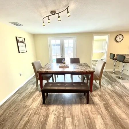 Private House with Heated Pool, Close to Attractions!