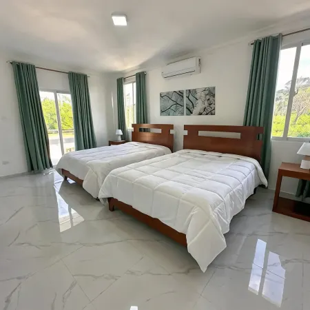 Luxury Beach Front Villa with Private pool and stunning Ocean View!
