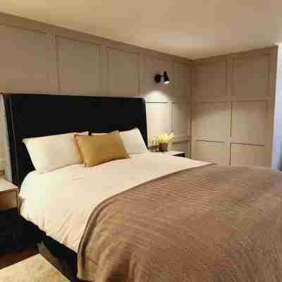 Sea side apartment close to everything Rooms