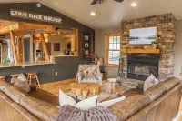 HotTub, PingPong, Firepit, 2 LivingRooms just .67 mi to beach - 4-Star