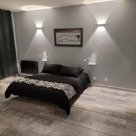 Large apartment near Quimper Cathedral