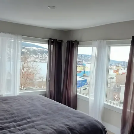 Historic Signal Hill Escape. Hot tub/ocean view