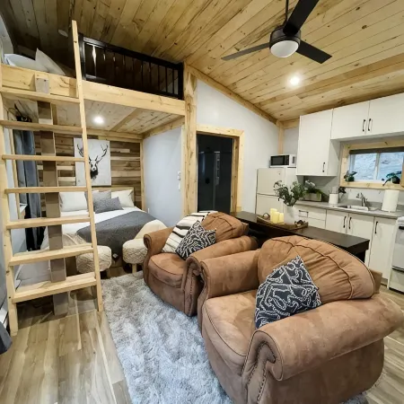 Riverfront Cottage that offer Incredible views, is pet friendly and private