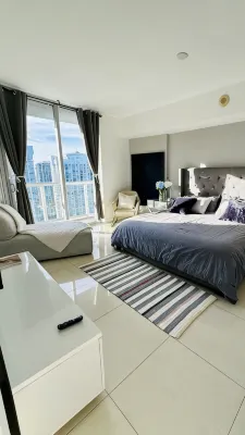 Unique Chic Icon Brickell 1B View Pool spa Full - 私人泳池