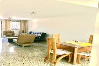 Beautiful Home / No stairs / short walk to public transit - 2-Star