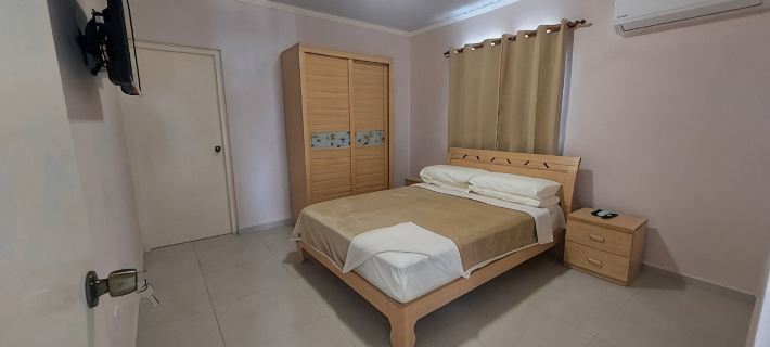 Romantic House with Spacious Hot Tub Spa, Family/Pet friendly and Free Parking Hoteles en Savaneta