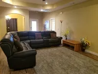 Spacious 3 Bedroom Gem with Lighted Patio - Hot Tub