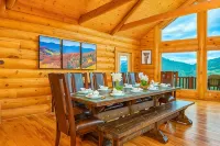 Heavenly Heights Lodge •Hot Tub •Theater •Game Room • Pet Friendly • Elopements - Hytter