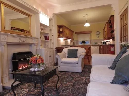 The Central Guesthouse - 3-Star