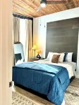 Chic & Cozy Downtown Apartment, Walk to Downtown, Restaurants, the Lake