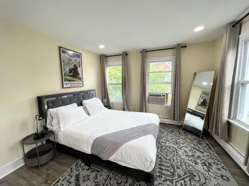 Amazing Deal: Spacious 4-Bed, 2-Bath Duplex Apartment! - Kitchens