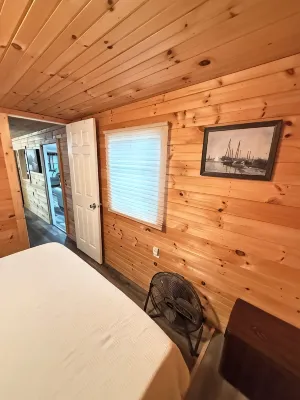 Cozy Cabin of the Ozarks Lake View Cabin - Chalets
