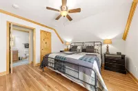 Luxury Home with Amazing Lake & Mountain Views, Game Room, Hot Tub, Lake Access! - Mountain view