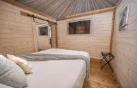 Blue Jay Yurt/Private Hot Tub/Cold A/C!! /River Access/Close to Town! - Chalets