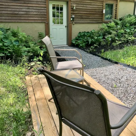 Quiet, Comfy Guest Quarters Just Three Miles from Freeport! and Only One Unit!