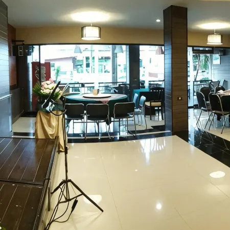 Sawasdipong Hotel