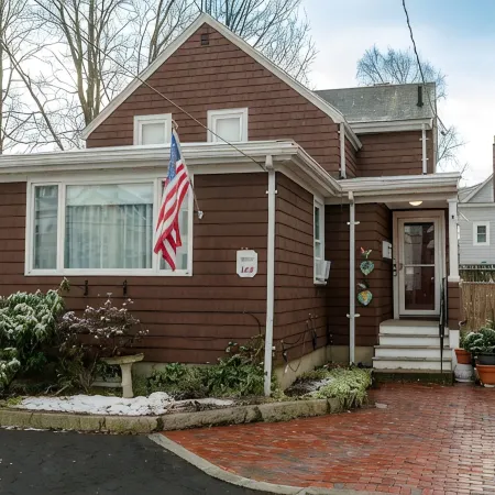 Lovely 1.5 bedroom in the great historic town