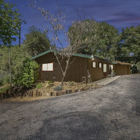 Sequoia House ~ 1 Mile from Park Entrance!