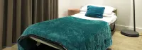 Tudors ESuites 4 Bedroom House with Garden & 9 Beds - Apartments