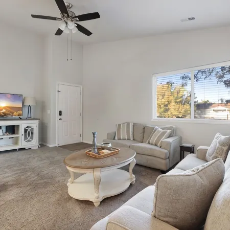 Charming 2-bedroom apartment in peaceful Twin Falls with AC, WiFi