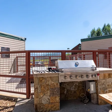 6th Floor Condo with Amazing Lake and Mountain Views!