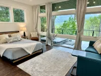 Brand new! Modern Lake Whatcom View home - Wifi